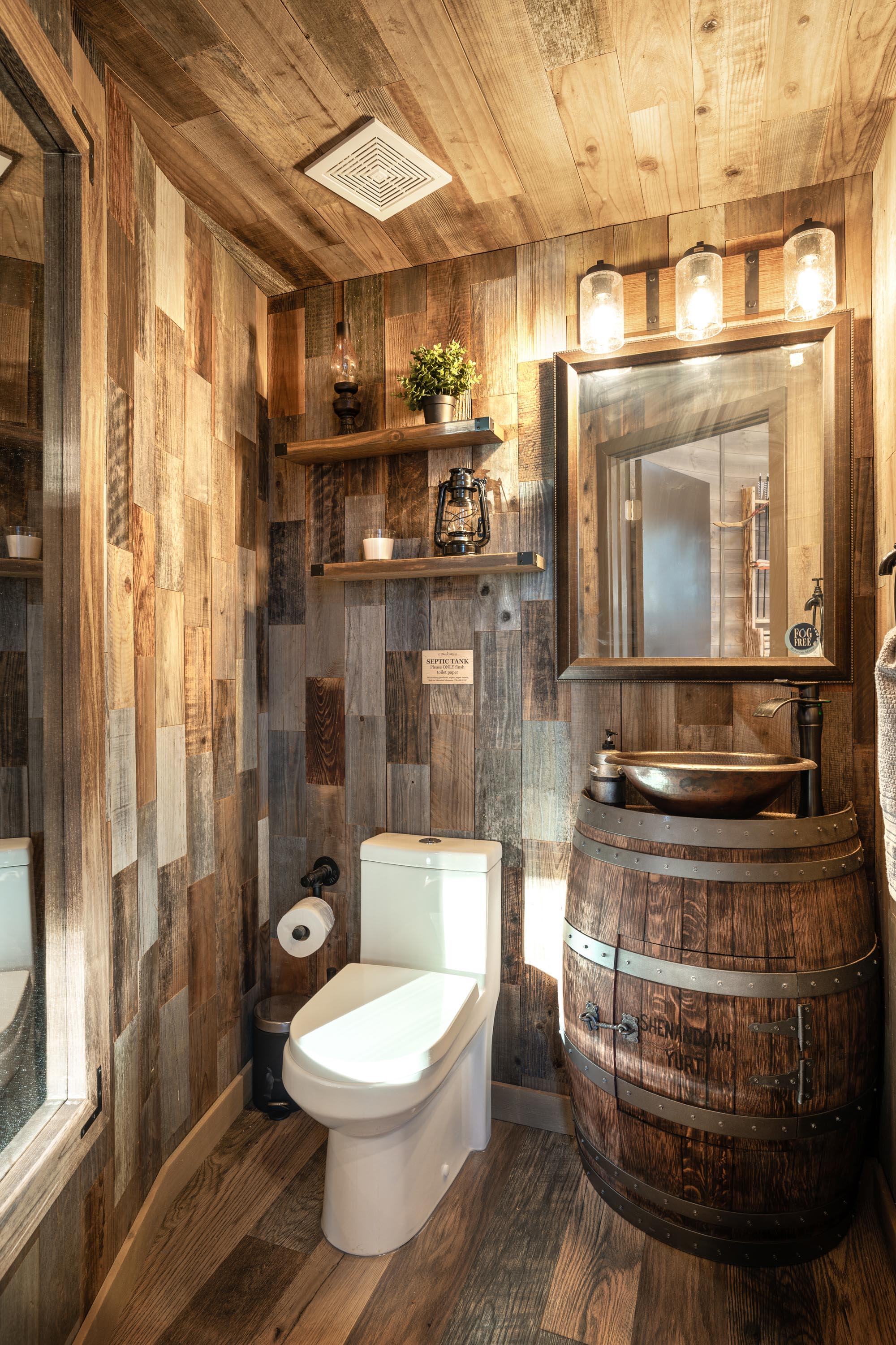 <span  class="uc_style_uc_tiles_grid_image_elementor_uc_items_attribute_title" style="color:#ffffff;">Cozy second bathroom with a wine-barrel sink</span>